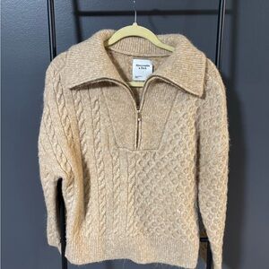 Abercrombie & Fitch Women's Beige Cable Knit Sweater